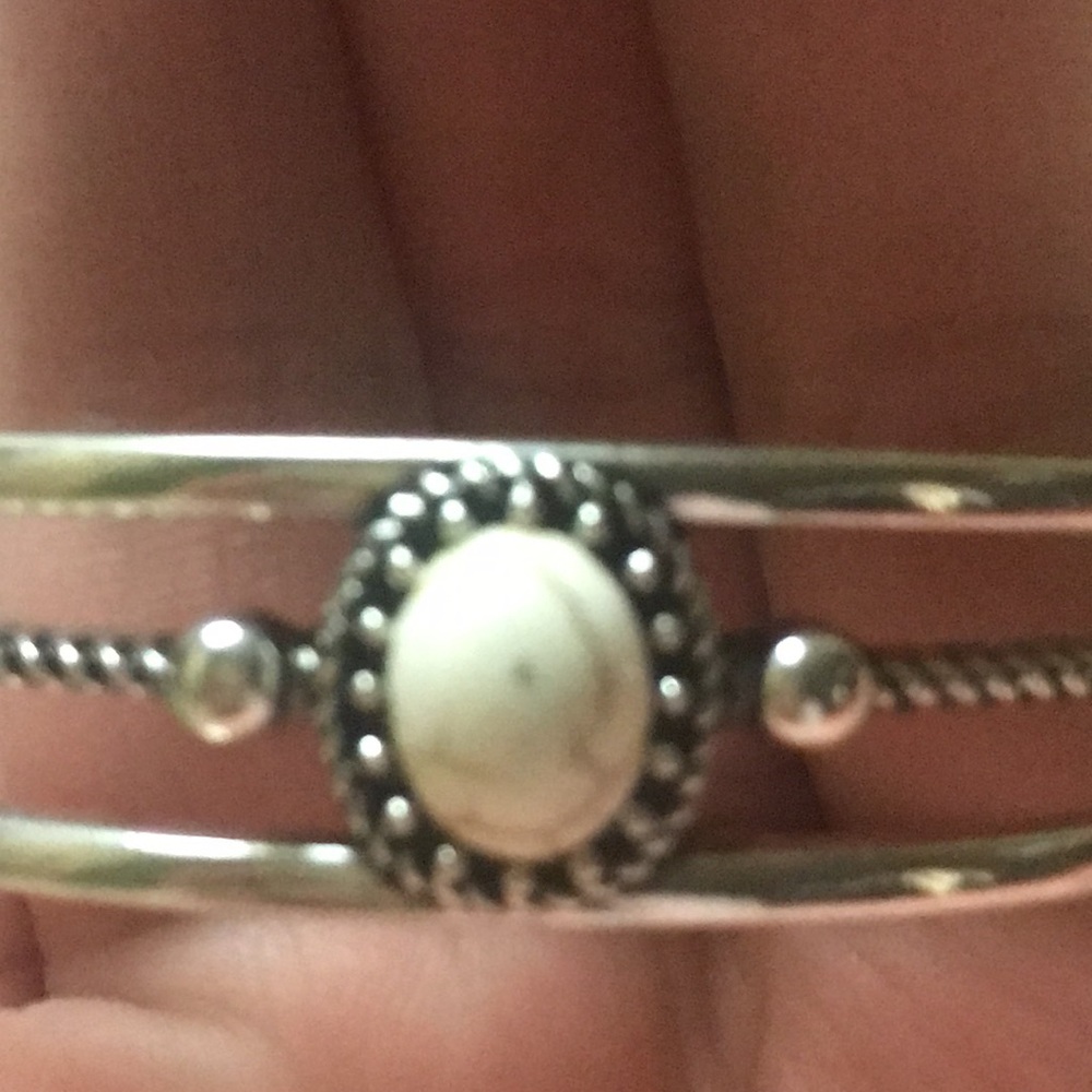 Cuff bracelet - Picture 2 of 2